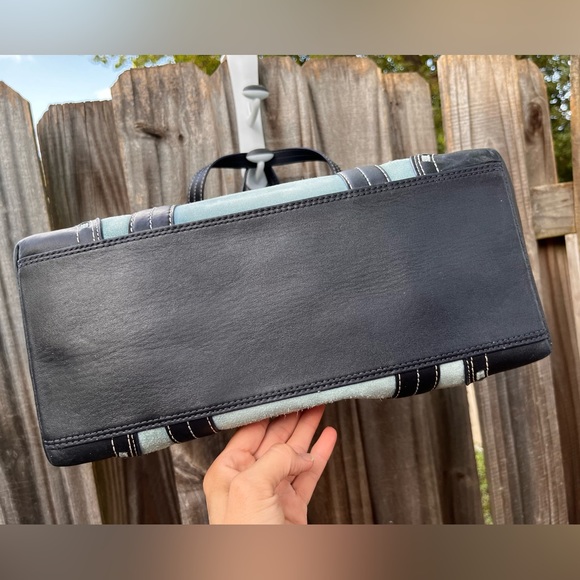 Large Blue Vintage Coach Leatherware Hampton Tote in Nubuck leather - Picture 5 of 16